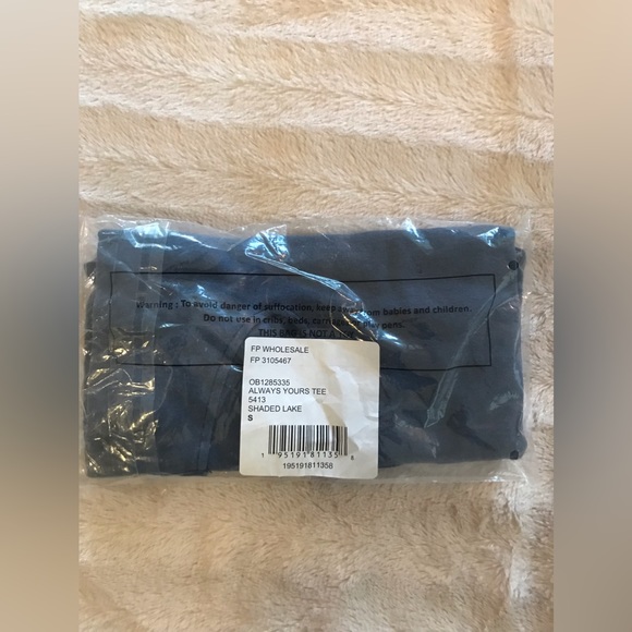 Free People Always Yours Tee Small Shaded Lake New - Picture 8 of 11